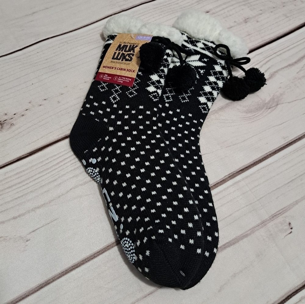 Muk Luks Black and White Cabin Socks L/XL 8-10